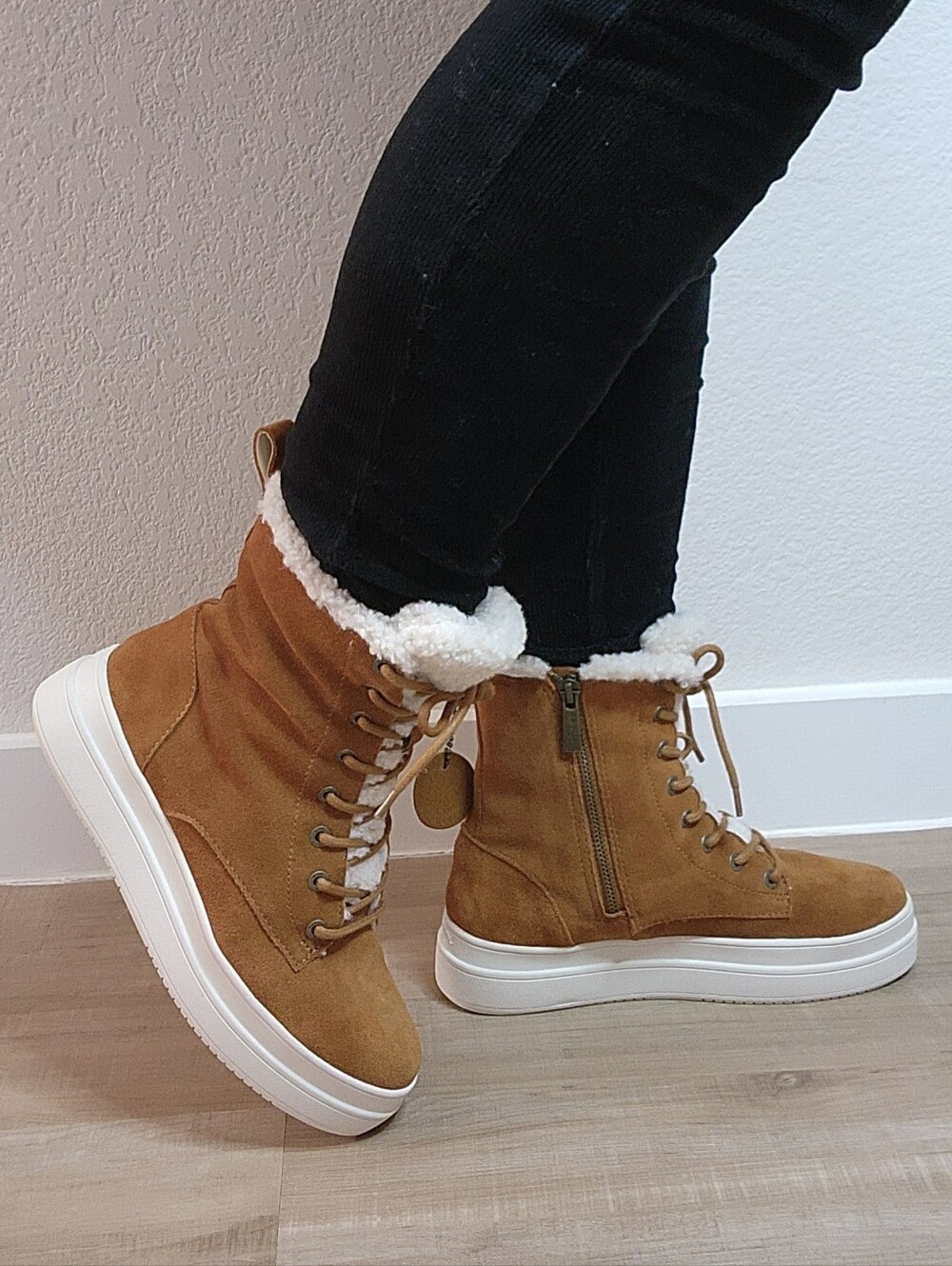 Brand New J Slides Women's Suede Faux Fur Platform Ankle Boots Size 6.5 US NWOT